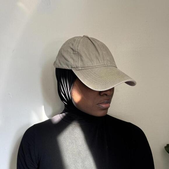 Vintage cream minimalist‎ cap with adjustable back - Picture 2 of 5